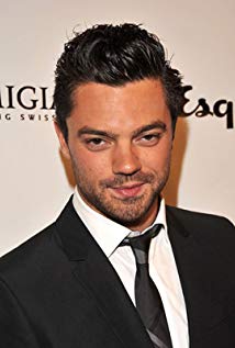 How tall is Dominic Cooper?